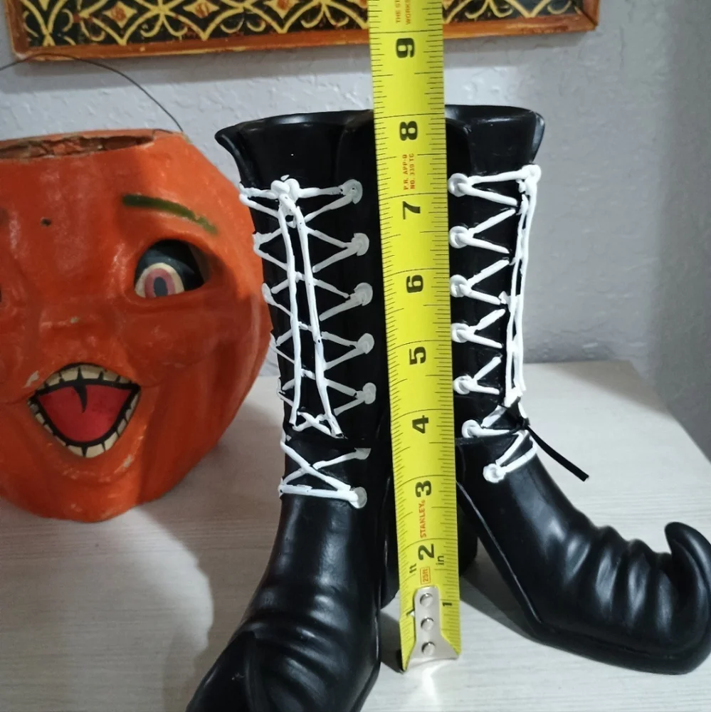 Witch Boots Shoes Candlestick Holders Candle Holder Halloween Spooky Night New - Picture 5 of 5